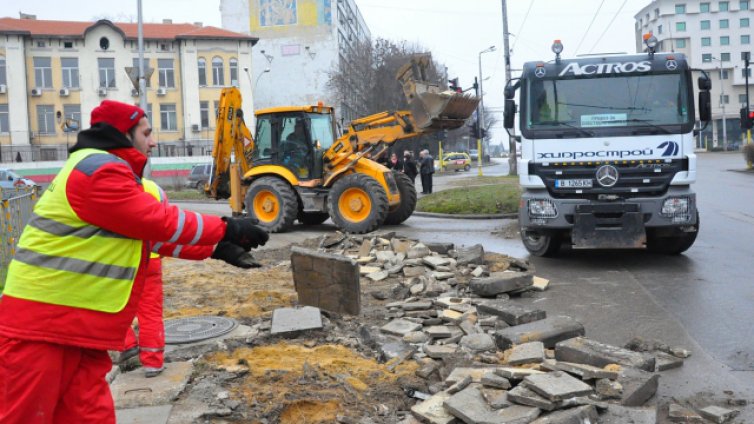 Няма да има безконтролно разкопаване на улици във Варна