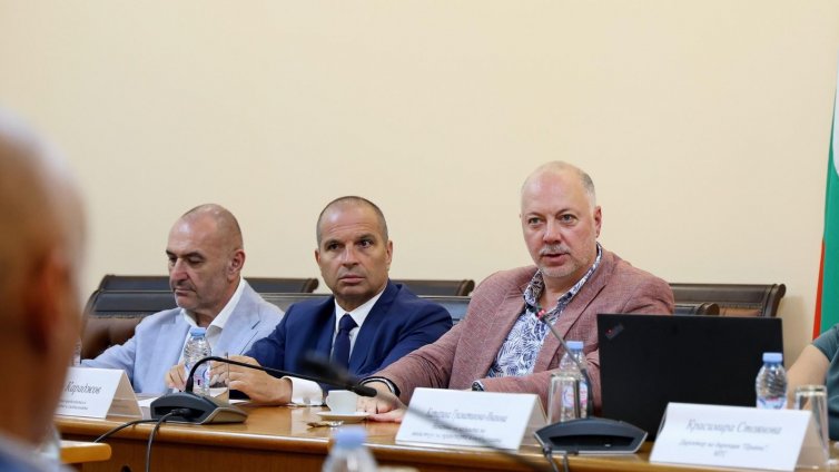 Държавата въвежда мерки за операторите на атракционни услуги