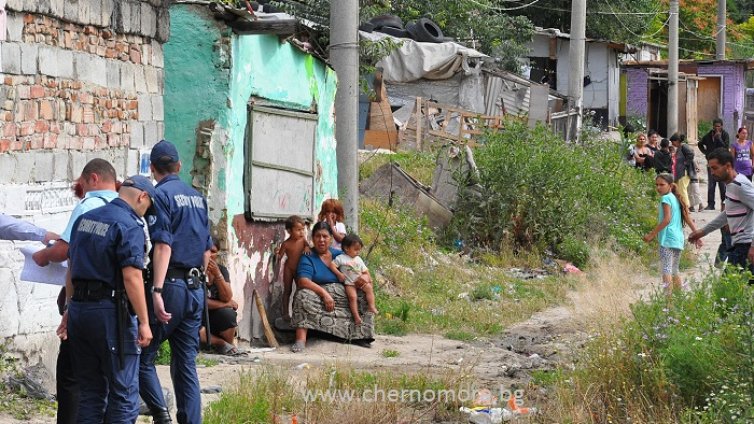 Багери влизат в гетото в „Максуда“ (СНИМКИ И ВИДЕО)