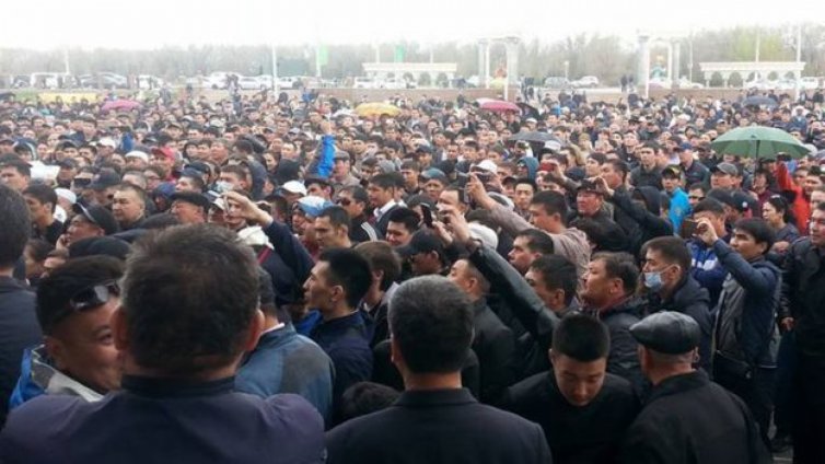 Десетки протестиращи са арестувани в Казахстан  