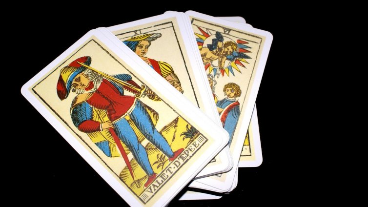 Любовен таро хороскоп за 4 ноември: Кои ще са най-влюбените зодии? 