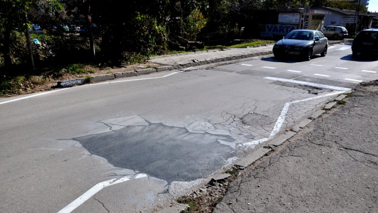 Освен истинските дупки във Варна си имаме и 3D такива