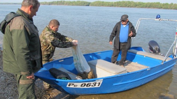 Служители на ИАРА иззеха 140 кг. риба за седмица
