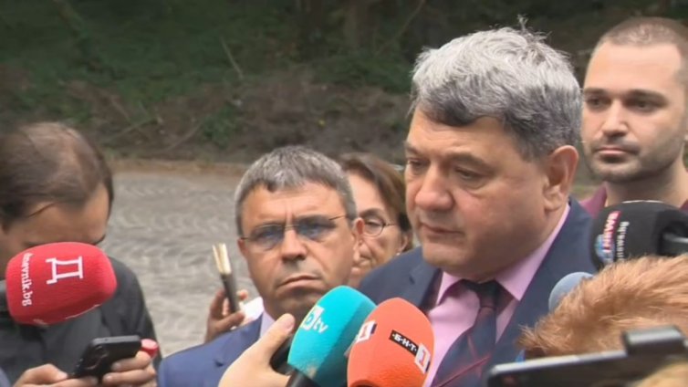 Алексей Петров е бил с трима души охрана по време на убийството