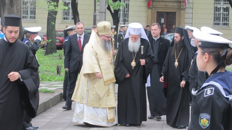 Патриарх Неофит се включи в св. литургия във Варна (снимки)