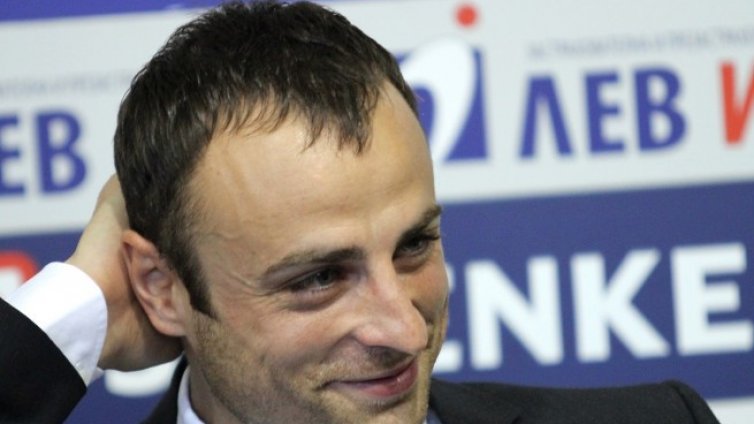 Бербатов, Гришо и Стилиян Петров се заляха с кофи вода