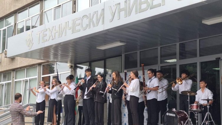 Започва академичната година в три варненски университета