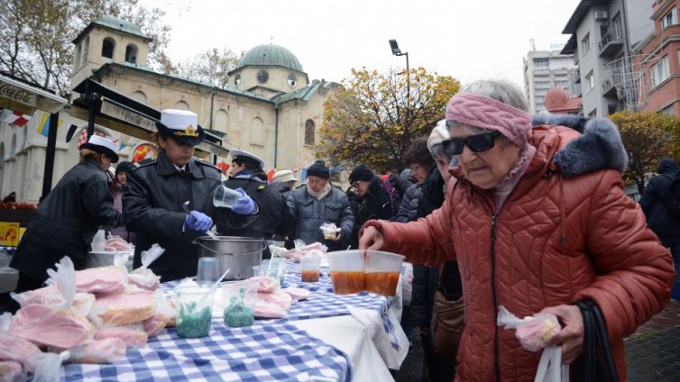 Варна отбеляза Никулден с молебен за здраве и рибен курбан (СНИМКИ)