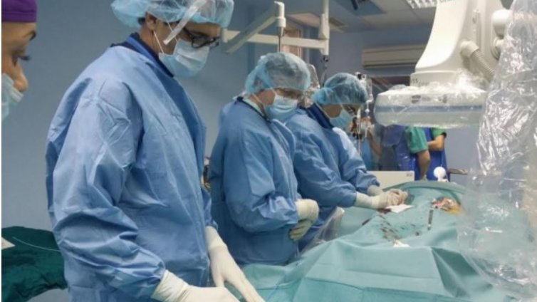 Лекари в УМБАЛ „Св. Марина“ направиха безкръвна сърдечносъдова интервенция на нови шест пациента