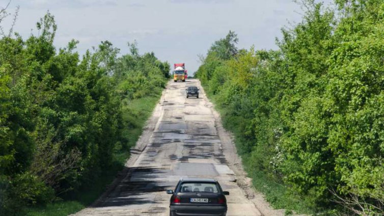 Само 35% от пътната мрежа в България е в добро състояние