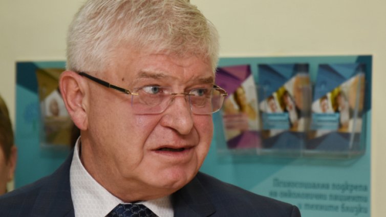 Кирил Ананиев: Брошурата „Любов без последствия“ не трябва да се разпространява в училищата