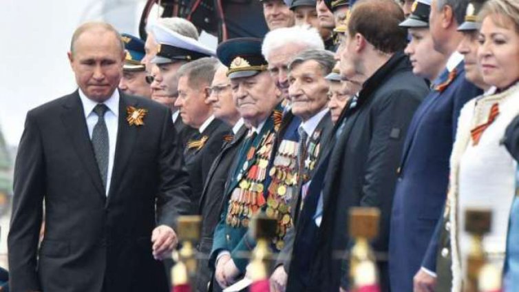 Путин на парада за Деня на победата: В други страни безсрамно лъжат децата си за войната