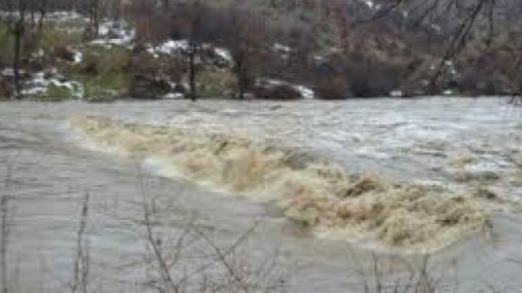 Места скъса дига до Гоце Делчев, Струма напъва край Струмяни