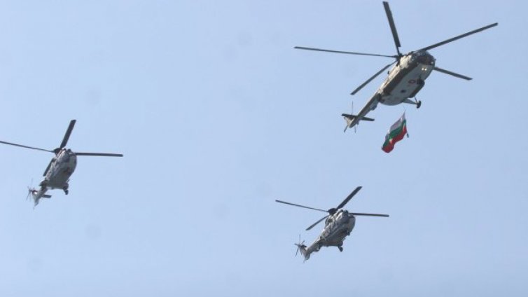 Българската армия отбелязва 140-годишнина с внушителен парад