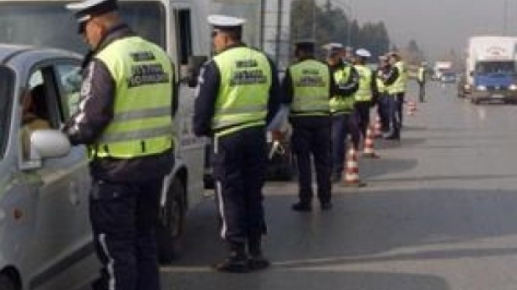 Служители на КАТ-Варна следят за превишена скорост