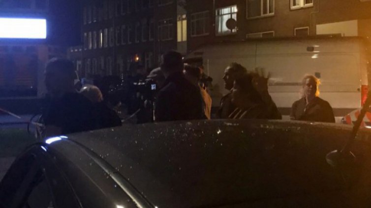 Арестуваха 22-годишен мъж след отмяната на концерт в Ротердам