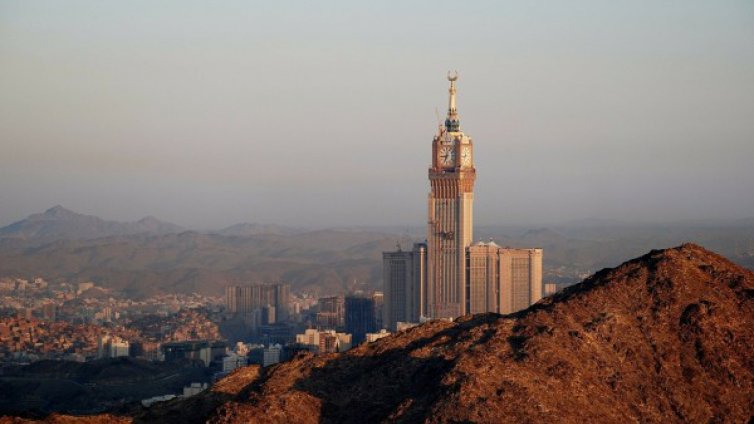 Хора от различен пол могат да наемат стаи в Саудитска Арабия  