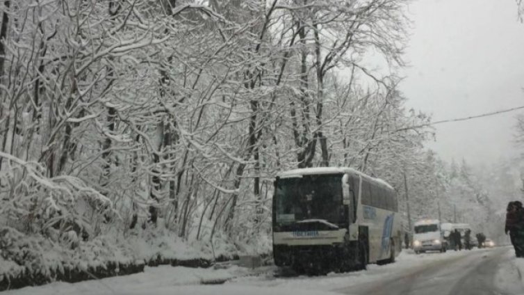 Сложна зимна обстановка в Монтана и Враца