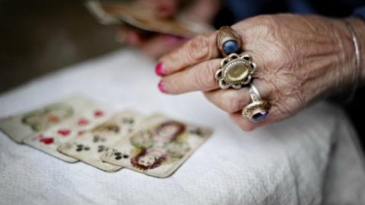 Мними врачки измамиха 80-годишен пенсионер