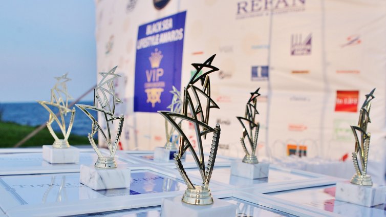 Delta Planet Mall и мениджмънта отличен с 2 награди