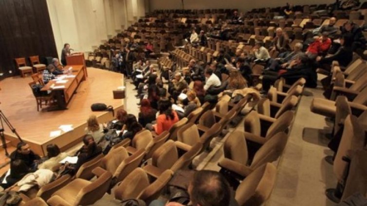 Варненските съветници не си намалиха заплатите