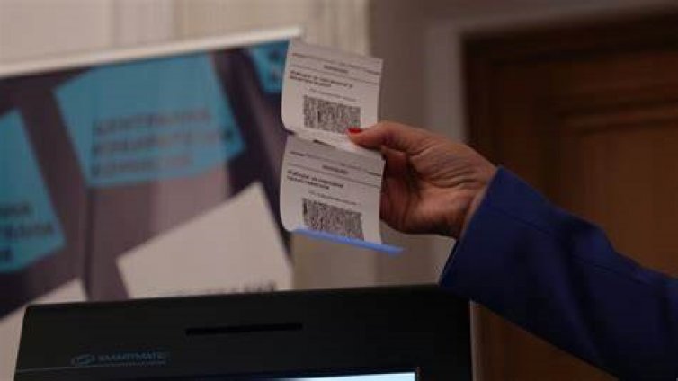 Последно: Вотът на жената, която изяде разписката си, ще бъде отчетен