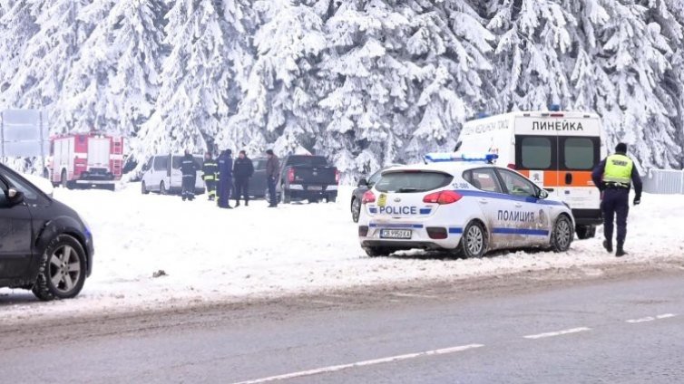 И момиче пътувало в кемпера на Калушев, но го оставили на адреса му