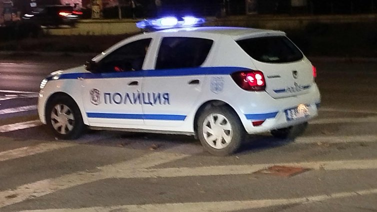 Трима пострадаха сериозно при катастрофи във Варна