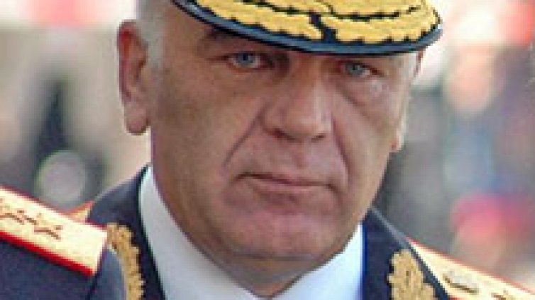 Ваньо Танов започва с уволненията