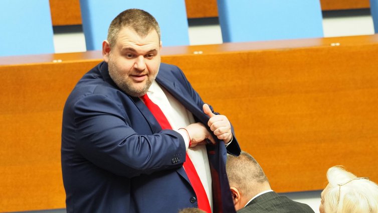 Пеевски иска да бъдат свалени имунитетите на депутатите от "Възраждане"