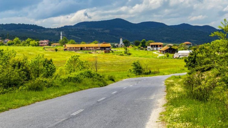 7 милионера живеят в едно българско село. Кое е то?