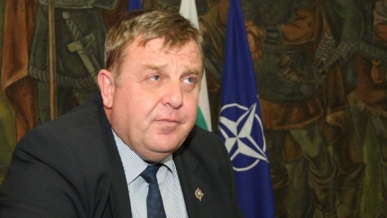 Каракачанов: Армията може да се включи в битката с коронавируса