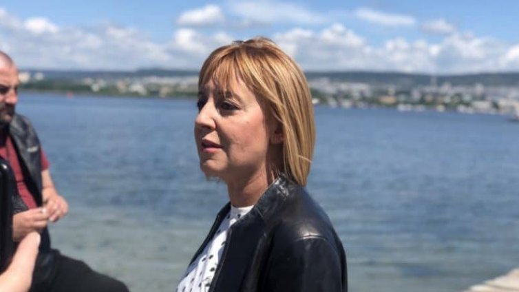 Мая Манолова е на обиколка из Варненско днес