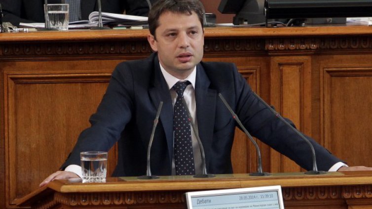  Депутатите си разпределиха всички комисии в НС