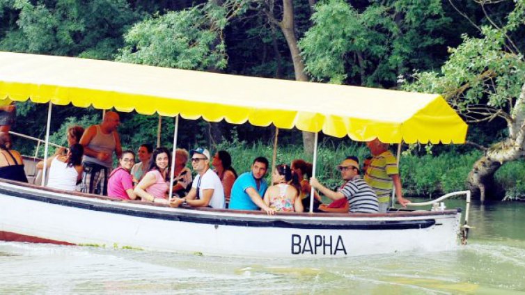 Крайбрежното плаване тръгва отново с корабчетата за разходка