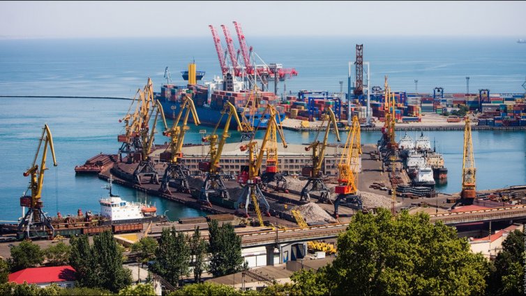 Първият кораб с царевица от Украйна напусна пристанището в Одеса