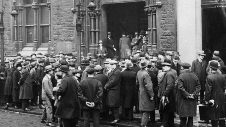 На 24 окомври 1929 година започва Голямата депресия