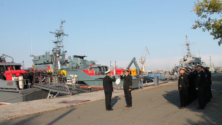 Кораби на ВМС участват в операции и учения зад граница