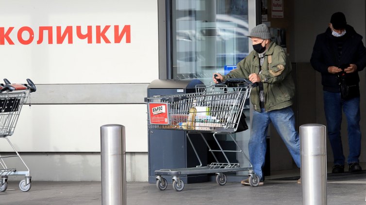 Големите нехранителни магазини отварят отново