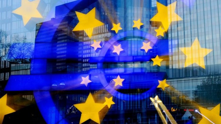 Пренасищането с пари насърчава кредитирането в еврозоната