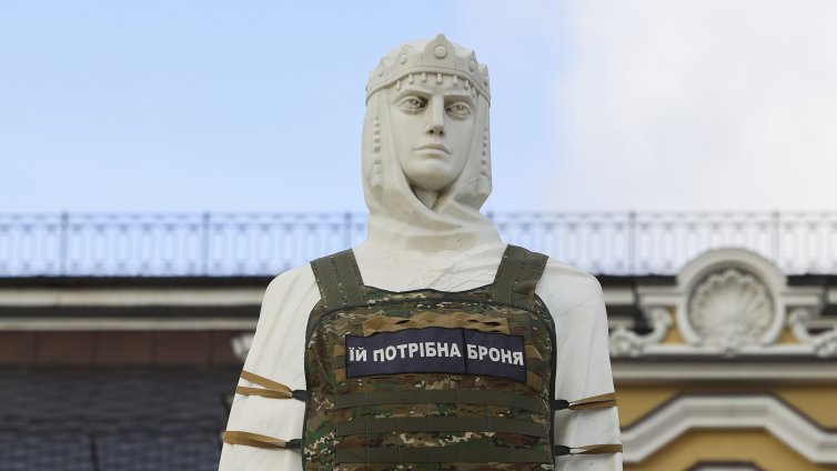 В Украйна няма достатъчно ток, метрото в Киев спира