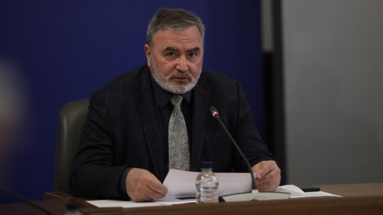Доц. Ангел Кунчев: Туристи, които са преболедували или са ваксинирани, без карантина от май