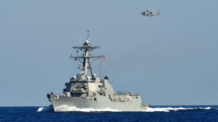 US хеликоптери потопиха 3 лодки на хусите