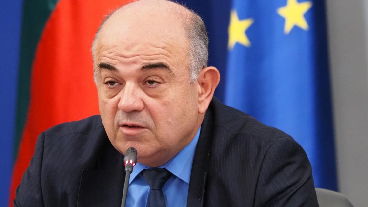 Владимир Иванов: Прогнозите, че ще катастрофира въвеждането на еврото в България, не се сбъднаха