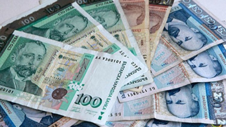 Само 22% от българите имат пари за нормален живот