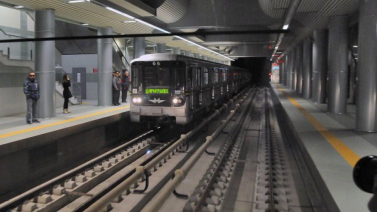Авария в спря движението на столичното метро