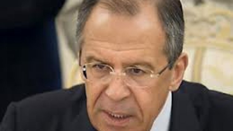 Протест с украинско знаме посрещна Лавров в София