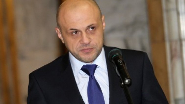 Томислав Дончев: Цента на тока не се задържа изкуствено