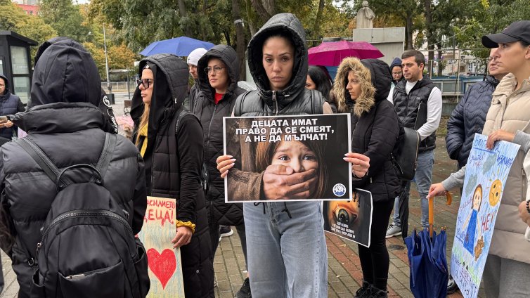 Жителите на Варна излязоха на протест срещу насилието над деца
