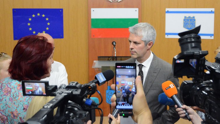Коцев преведе парите на Окръжна и АГ болница